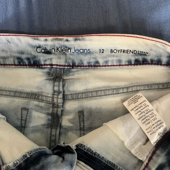 Calvin Klein denim skirt - Picture 3 of 5